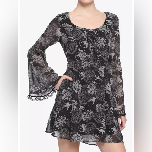 Hot Topic The Witcher Yennefer Dress Medium - Picture 1 of 3